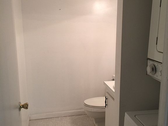 4th image of 4156 Inverrary Dr APT 205