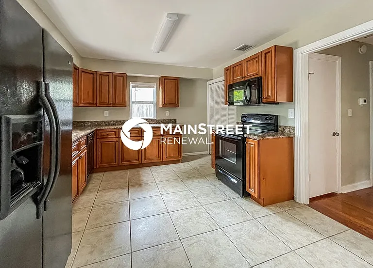 1414 Turner St — Photo 7