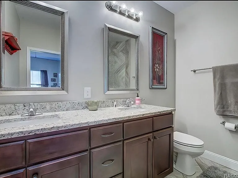 3074 W Hampshire Blvd — Photo 9