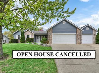 905 Robert Dr, Maryville, IL 62062