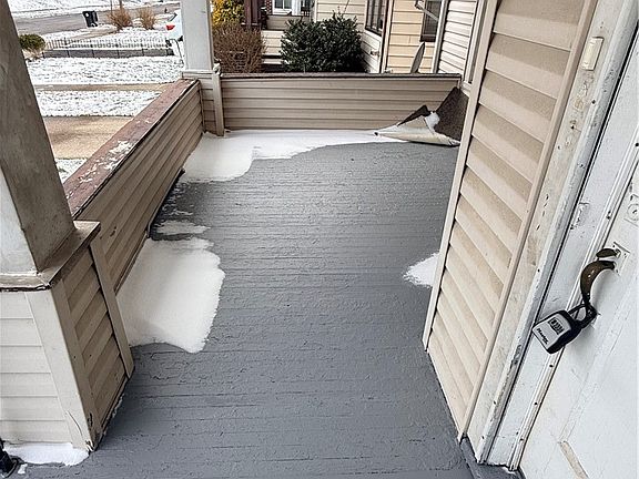 4th image of 3371 Beechwood Ave