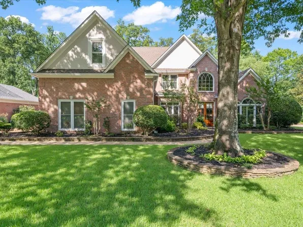 2200 Lake Page Dr, Collierville, TN 38017