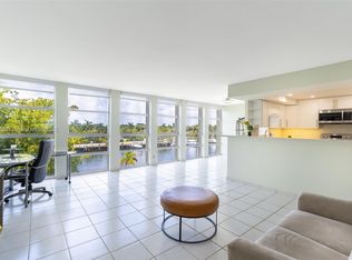 601 Three Islands Blvd APT 402, Hallandale, FL 33009