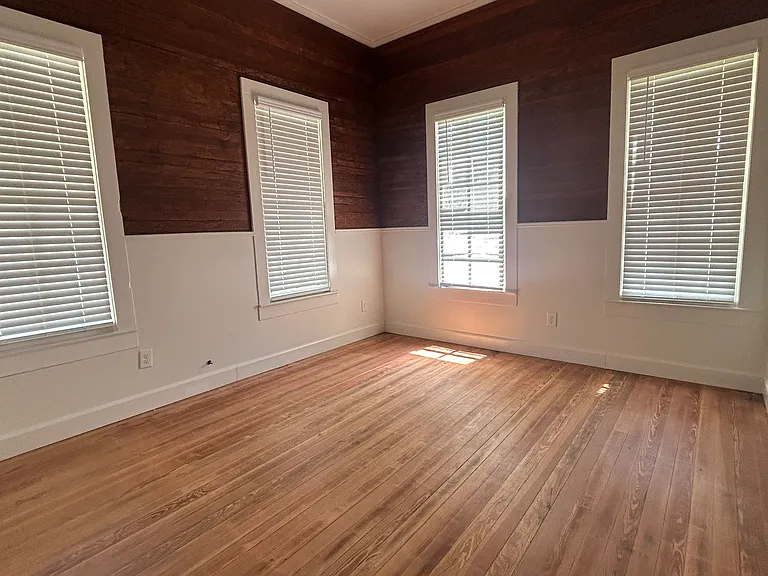 822 N Avenue G — Photo 3