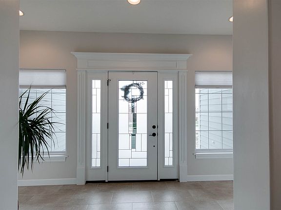 2nd image of 3501 Vanesta Dr