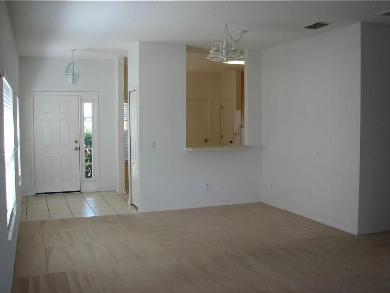 3 bed, 2061 sqft, $2,199 — Photo 3