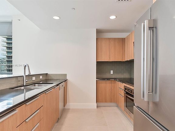 5th image of 1060 Brickell Ave APT 1414