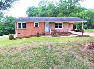 902 Wyke Rd, Shelby, NC 28150