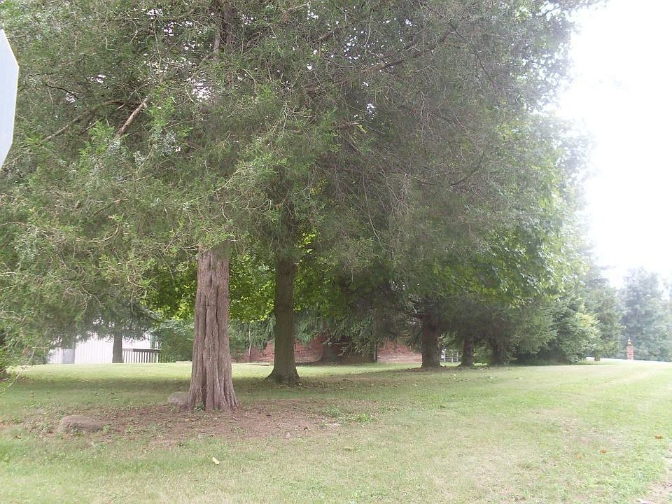 Tree Lined Corner Lot