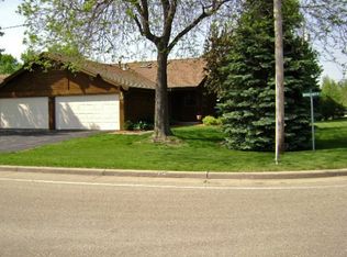 10 Harbor Pointe Ct, Winneconne, WI 54986