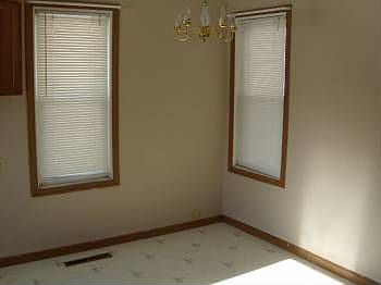 4th image of 128 Leroy Ave
