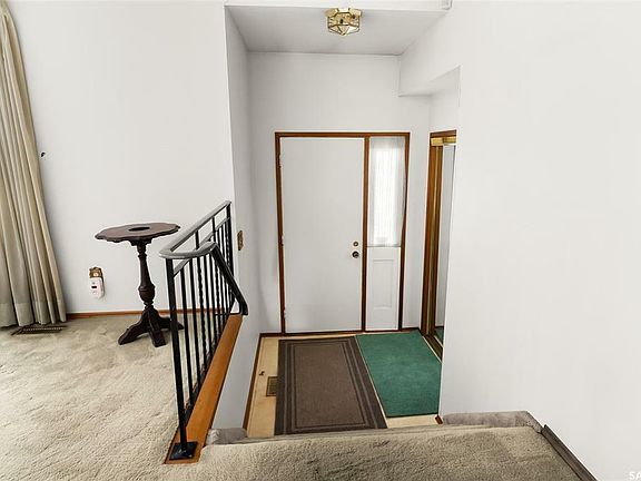 3rd image of 27 Laubach Ave