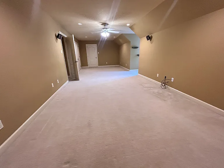 115 Noyant Dr — Photo 12