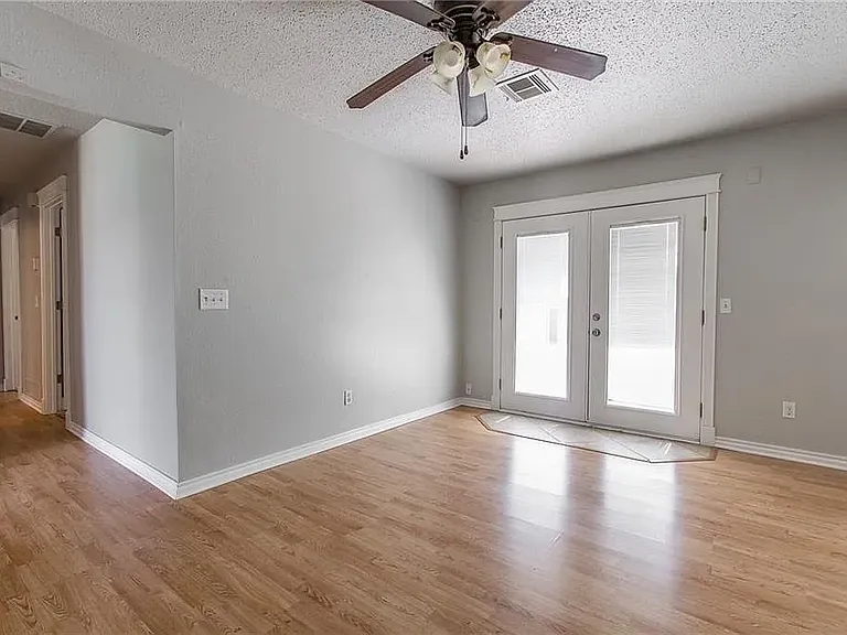 1056 NW 7th Pl — Photo 21