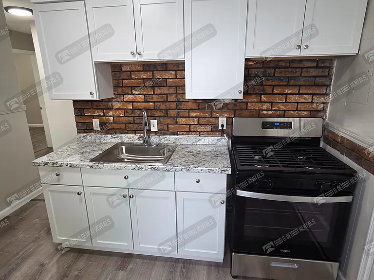 13065 Sherman Ave — Photo 15