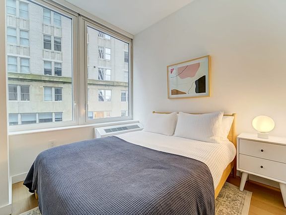 3rd image of 180 Water St APT 806
