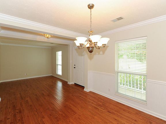 3rd image of 8124 Robins Nest Ln