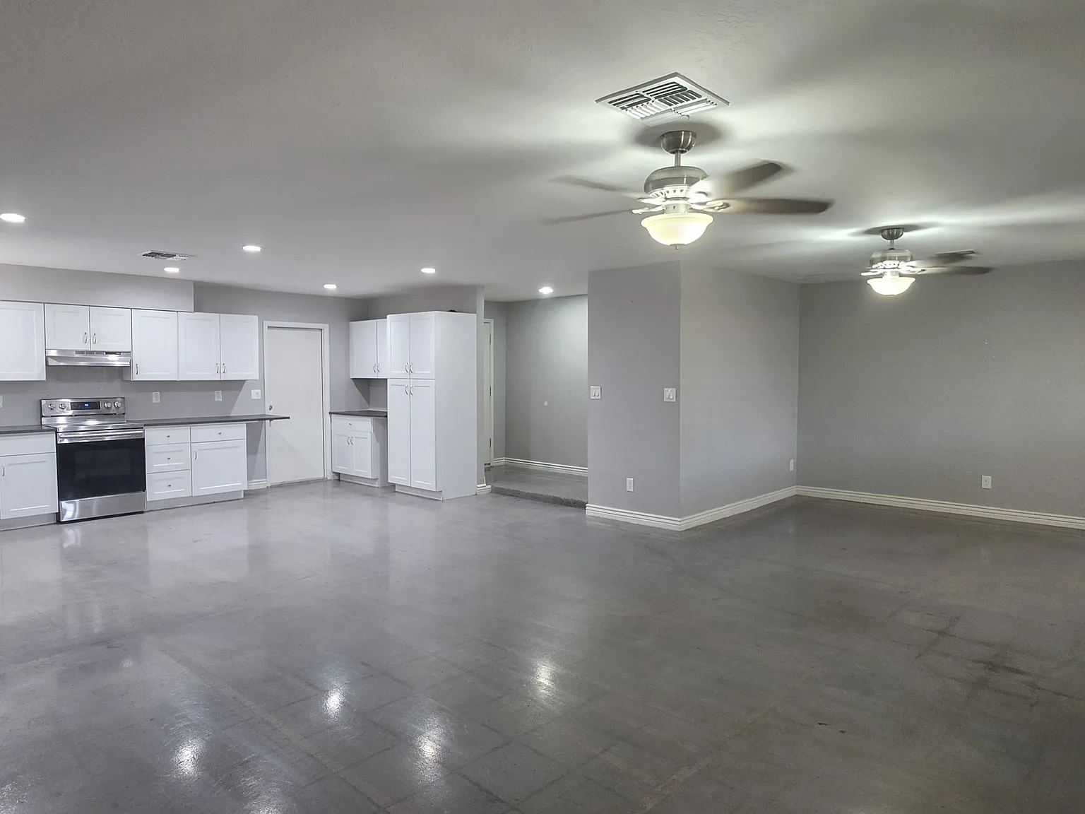 3 bed, 1424 sqft, $2,100 — Photo 2
