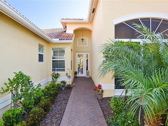 3rd image of 15732 Aurora Lake Cir