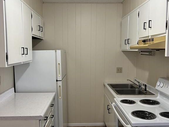 5th image of 801 E Main St APT 12