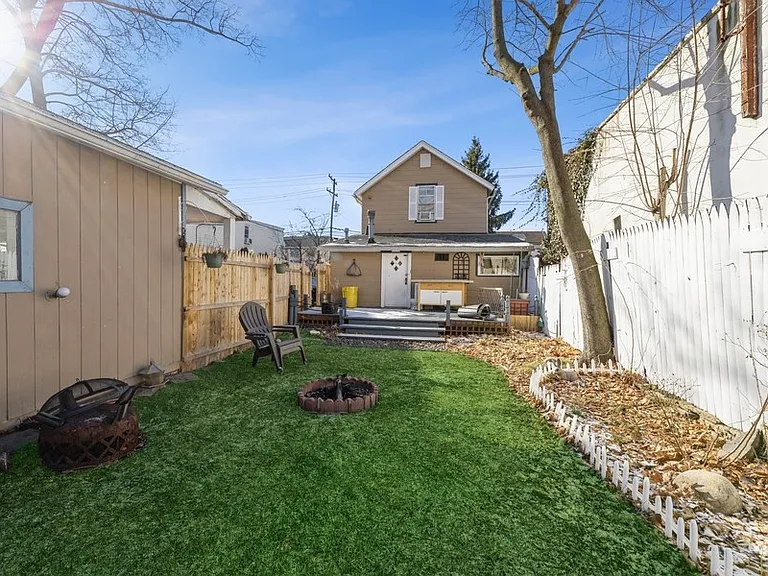 21 Central Ave — Photo 22