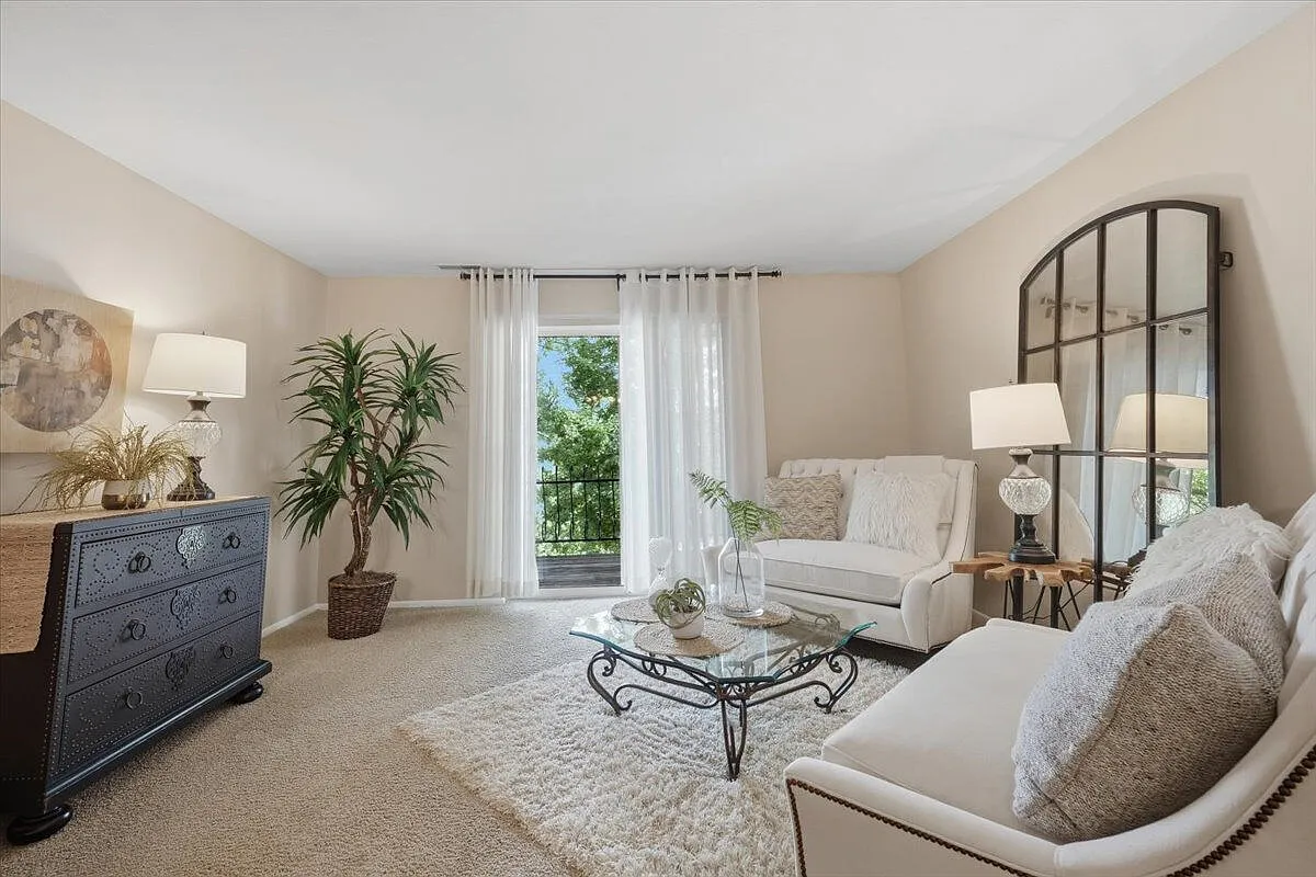 Beau Jardin Apartments — Photo 3