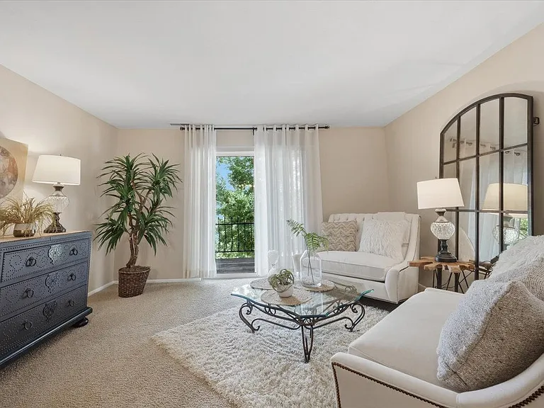 Beau Jardin Apartments — Photo 3