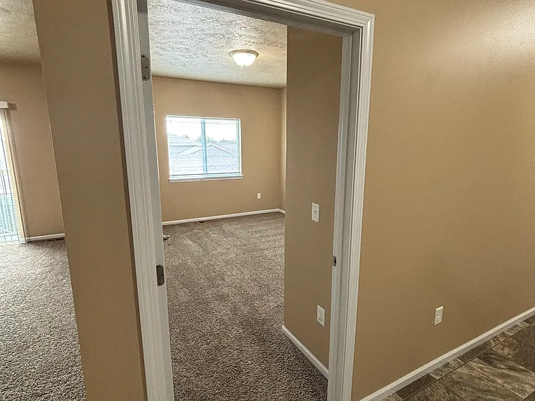 2301 S Ellis Rd — Photo 19