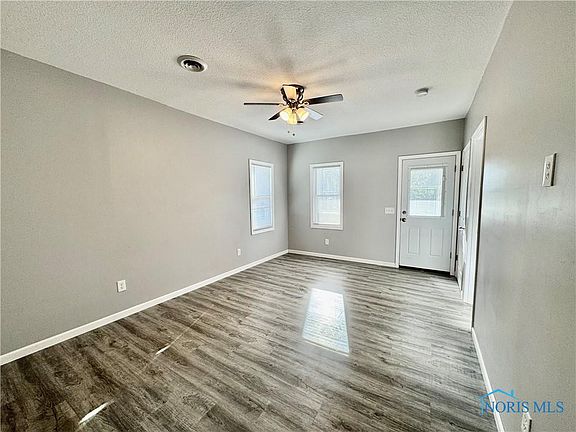 3rd image of 1421 Corry Ave