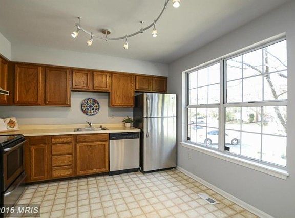 3rd image of 9511 Axehead Ct
