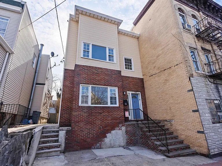 1102 Central Ave #1 — Photo 17