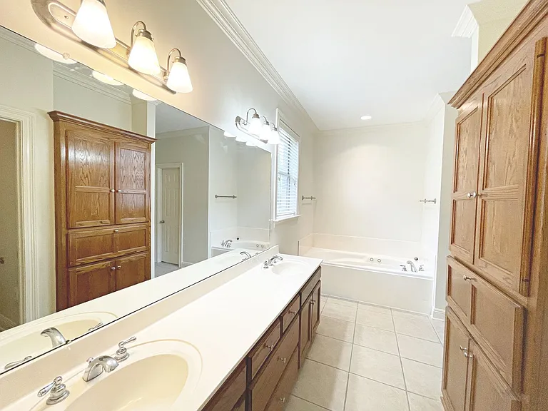 10362 Hillmont Ave — Photo 11