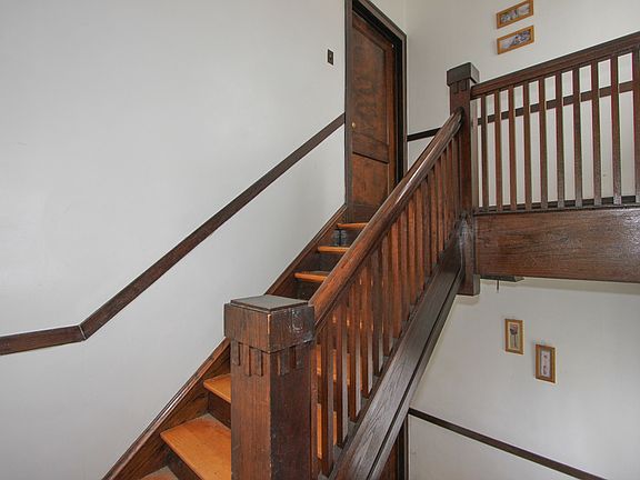 4th image of 210 Rockford Ave APT 2