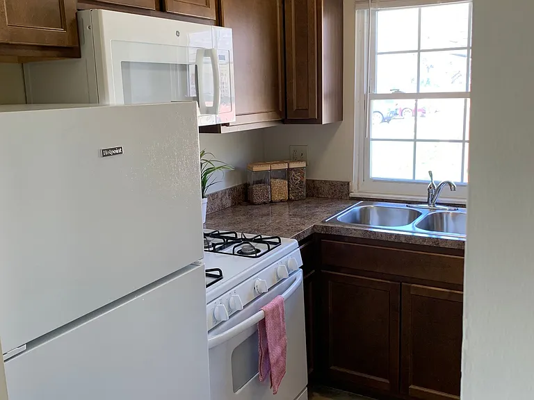 Kingswood Townhouses — Photo 7