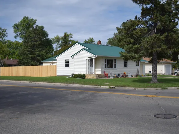 103 Pine Ave N, Thief River Falls, MN 56701
