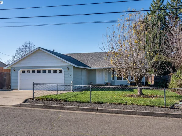 4216 Stella St, Roseburg, OR 97471