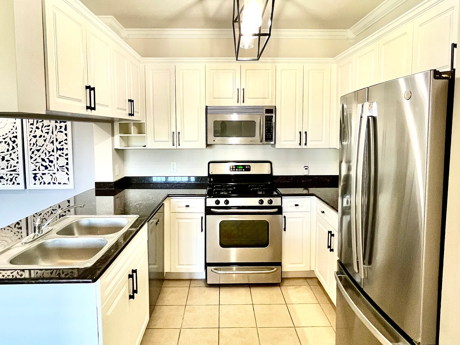 3 bed, 1350 sqft, $2,750 — Photo 4