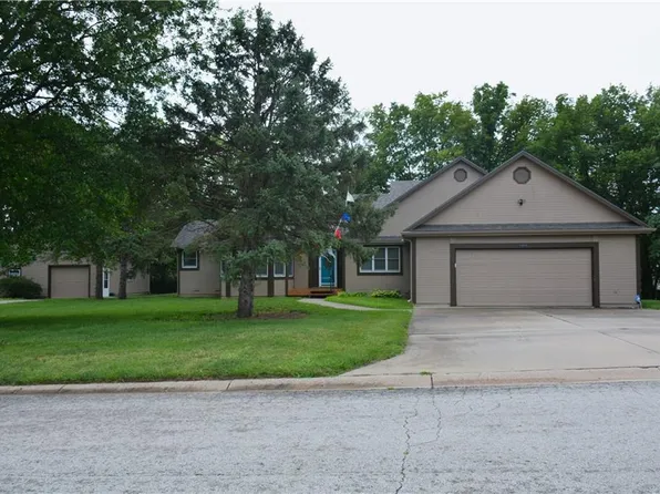 13615 Willard Ave, Bonner Springs, KS 66012