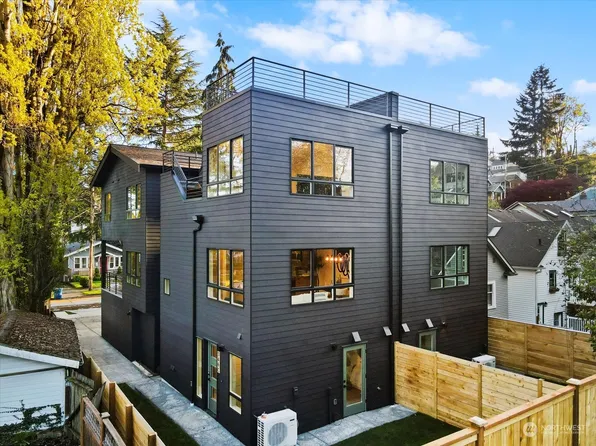 346 NE 55th Street #B, Seattle, WA 98105