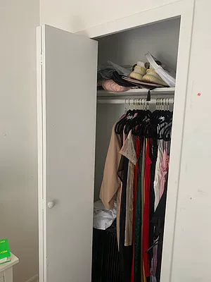 Rented by M.Grossman R.E. Management | media 11