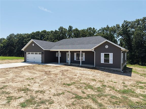 2nd image of 7 Oak Tree Ln