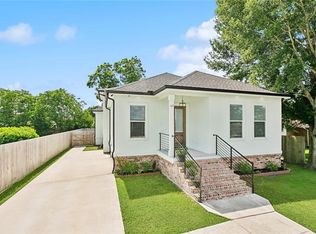 67 W Claiborne Sq, Chalmette, LA 70043
