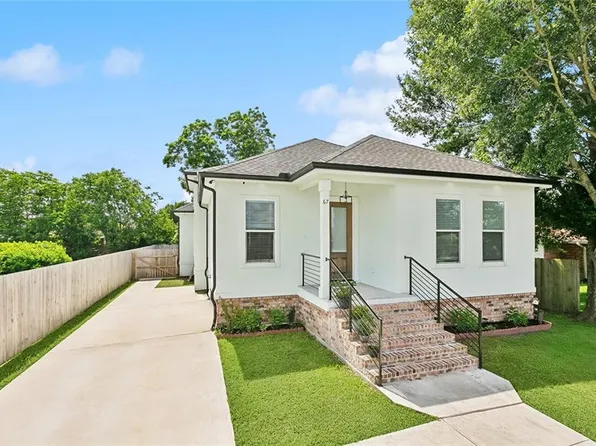 67 W Claiborne Sq, Chalmette, LA 70043