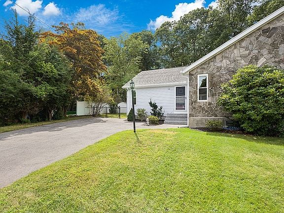 3rd image of 31 Acorn Dr Unit 31