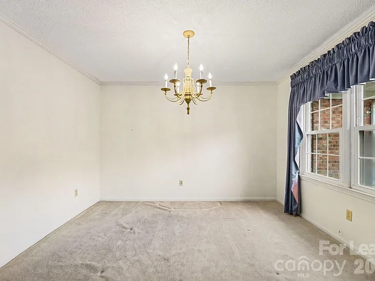 11002 Harrisburg Rd — Photo 6