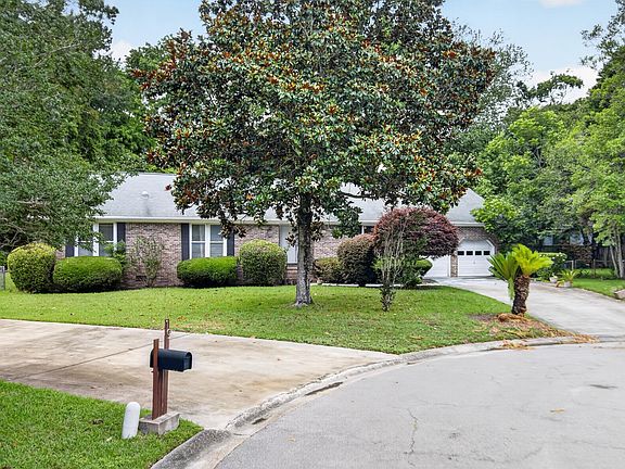3rd image of 20 Ashland Dr