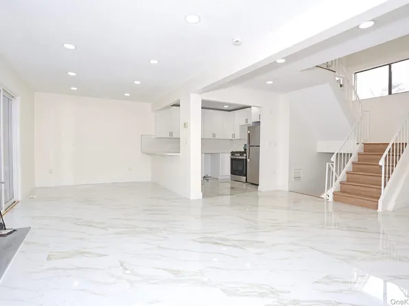 269 Treetop Circle, Nanuet, NY 10954