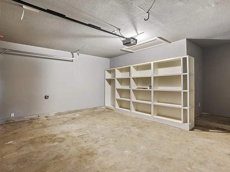 2656 Bradley Ln — Photo 38