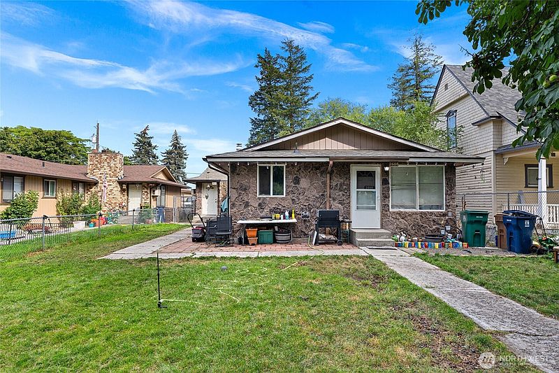 2nd image of 2608 N Madelia Street