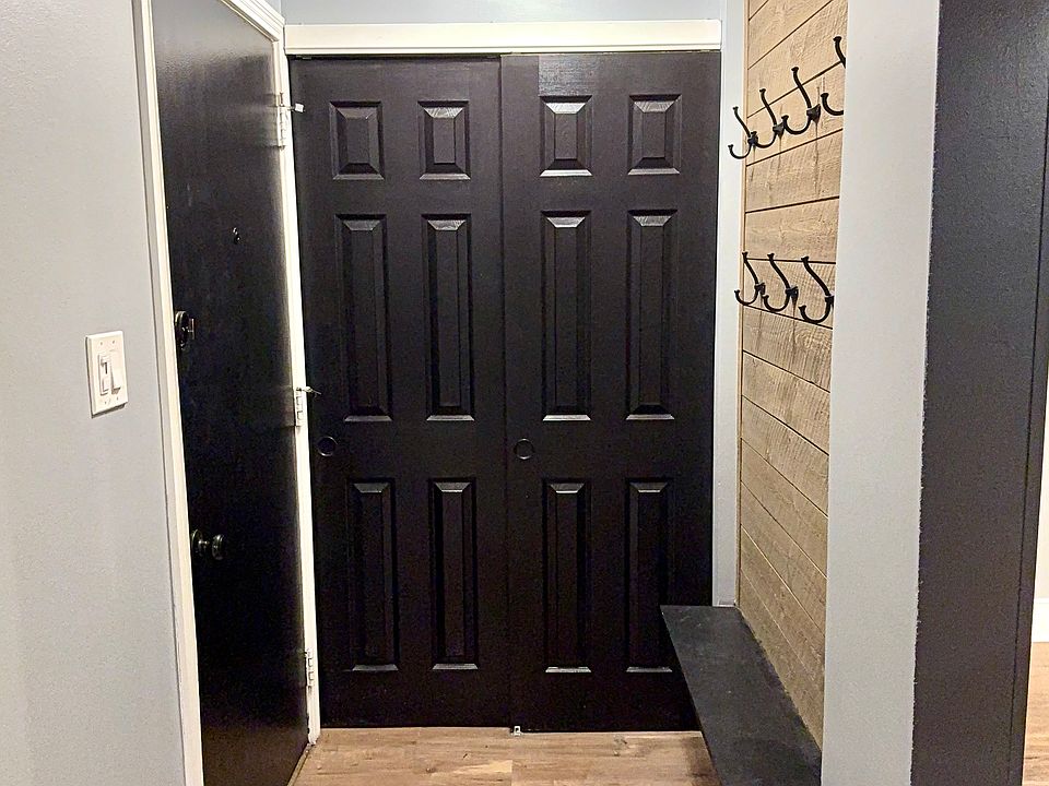 1st image of 560 Mesa Dr